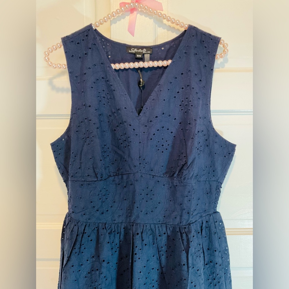 Elegant Navy Blue Sleeveless Dress - Picture 14 of 15